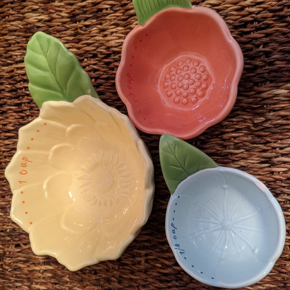 Redenvelope Floral Measuring Cups (set of 3) - Picture 3 of 8